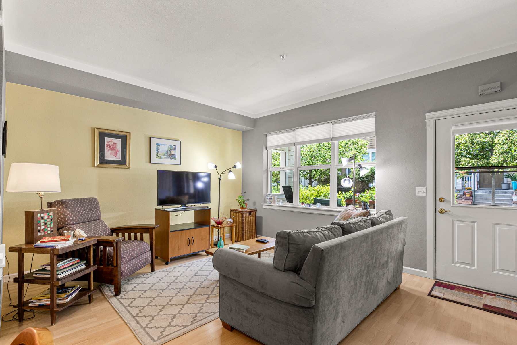 1420 Lee Hill Rd 1 - interior entryway