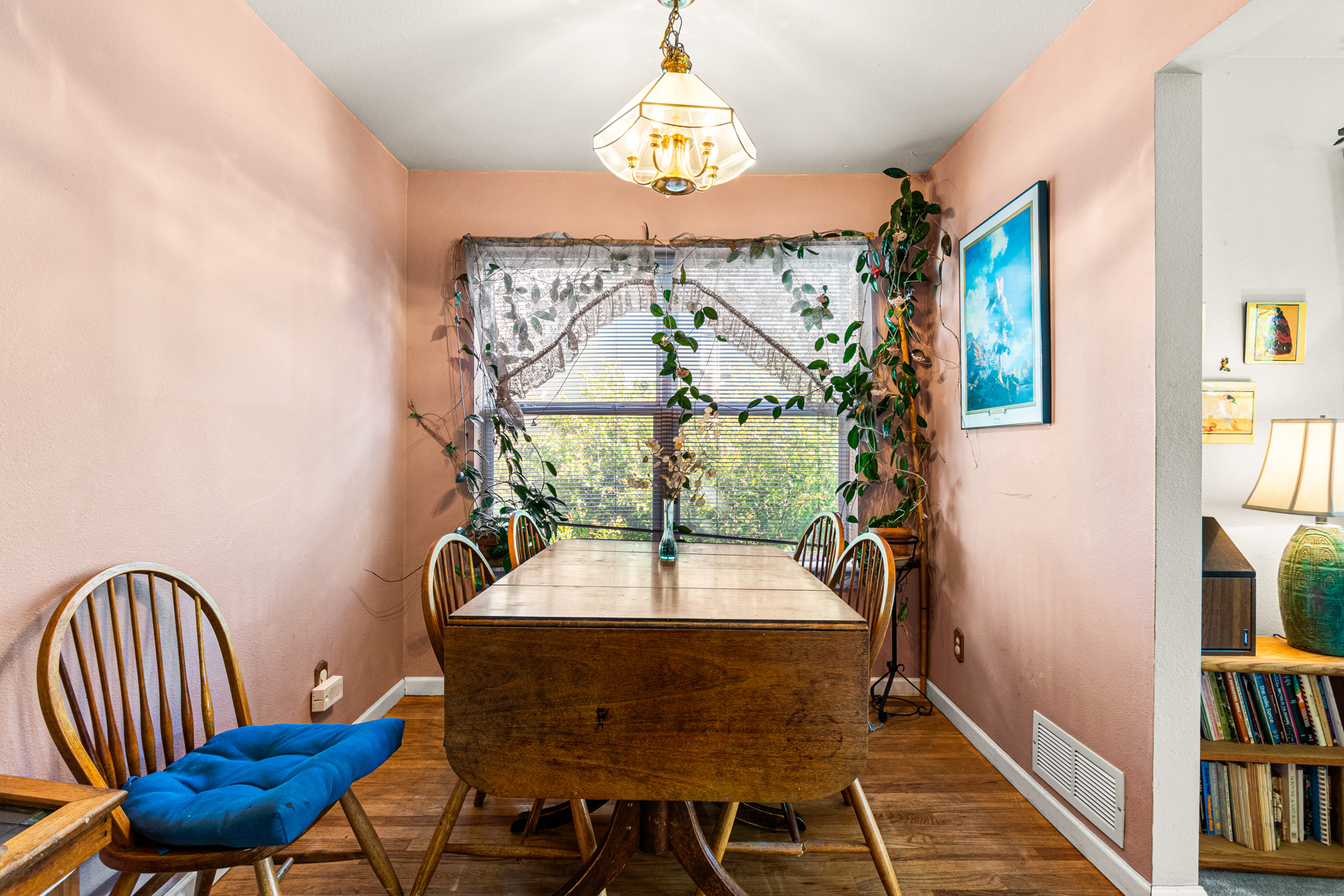 1075 Poplar Ave - dining room