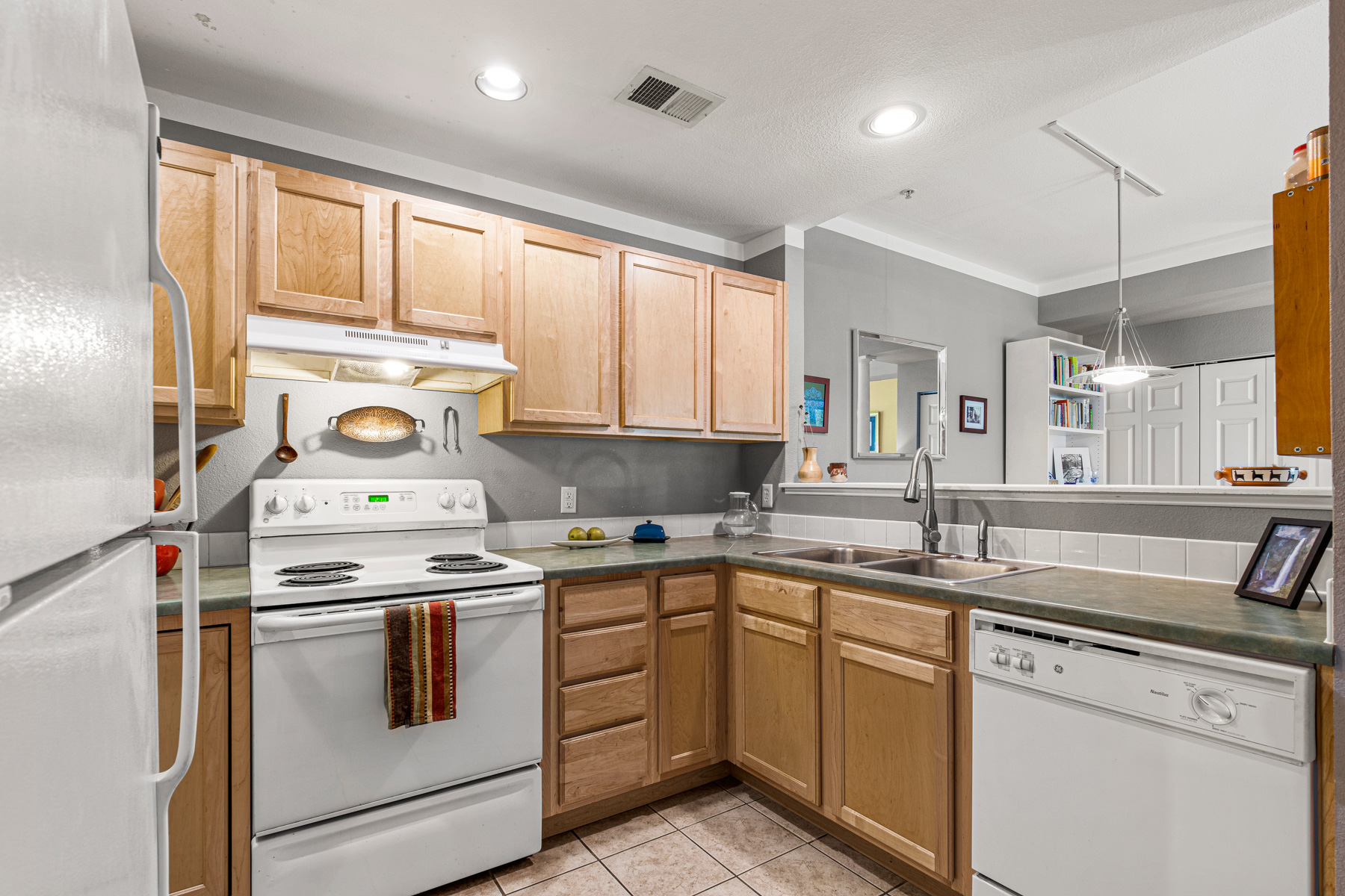 1420 Lee Hill Rd 1 - kitchen