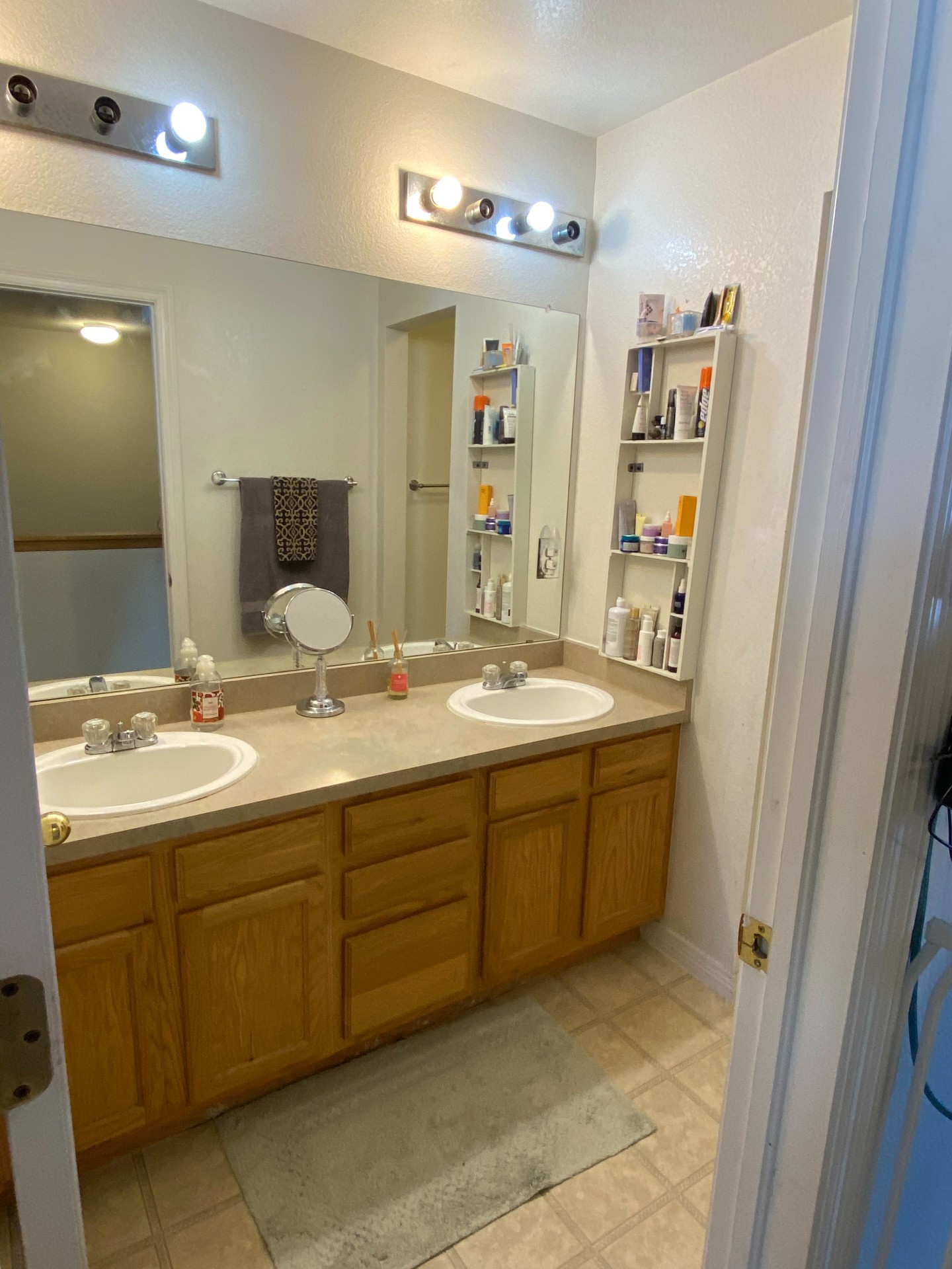 1045 Laramie Blvd Unit F - bathroom 1.1