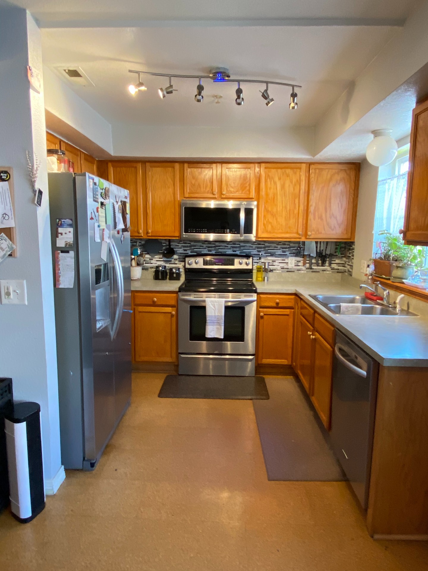 1045 Laramie Blvd Unit F - kitchen