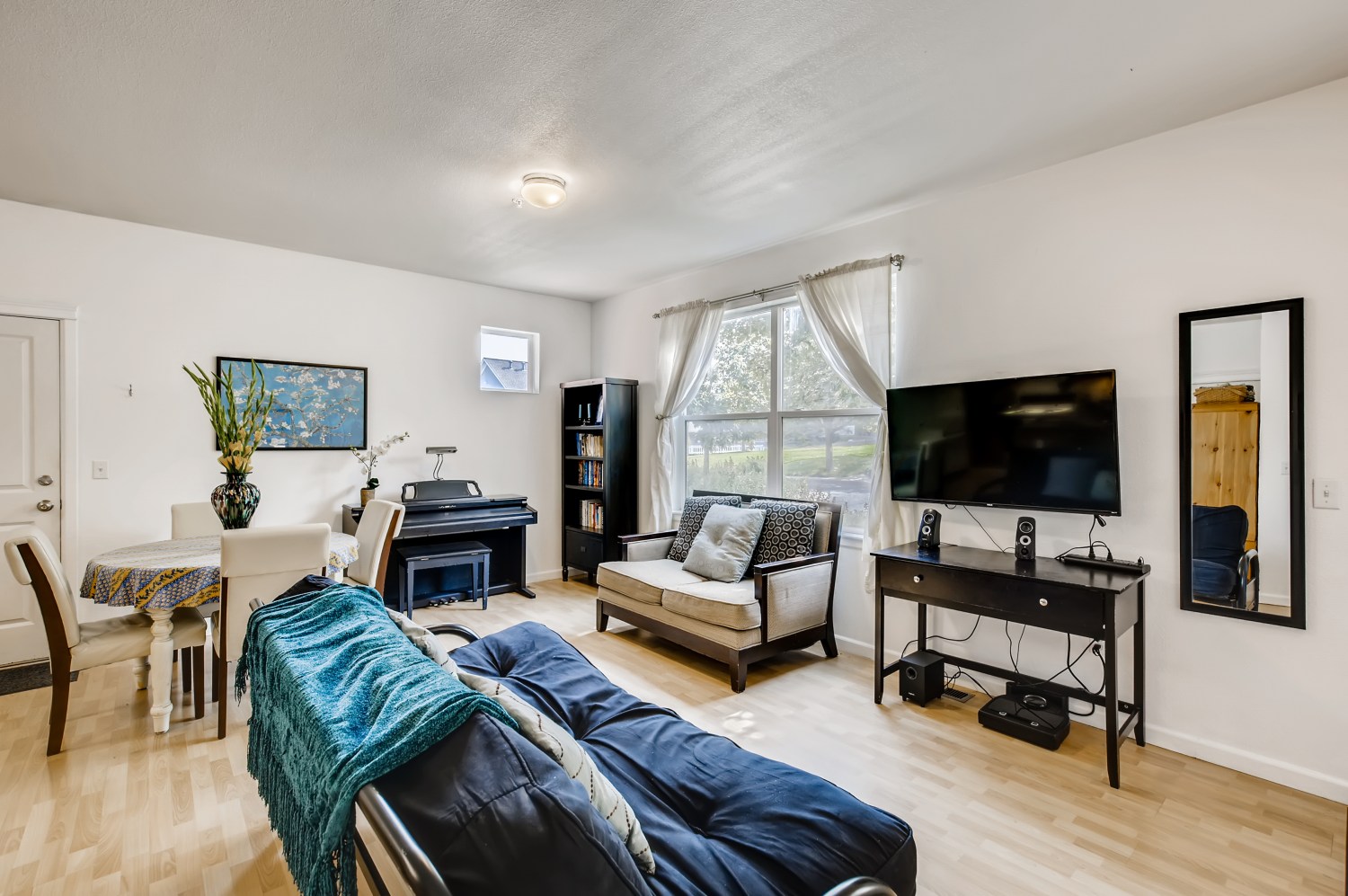 2630 Iris Ave Apt A11 Boulder CO - Living Room