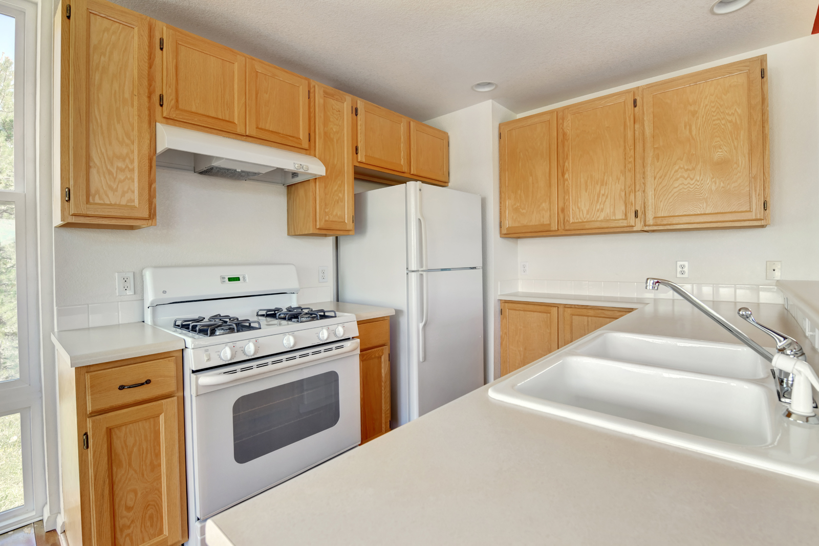 4712 18th St - 10 - kitchen