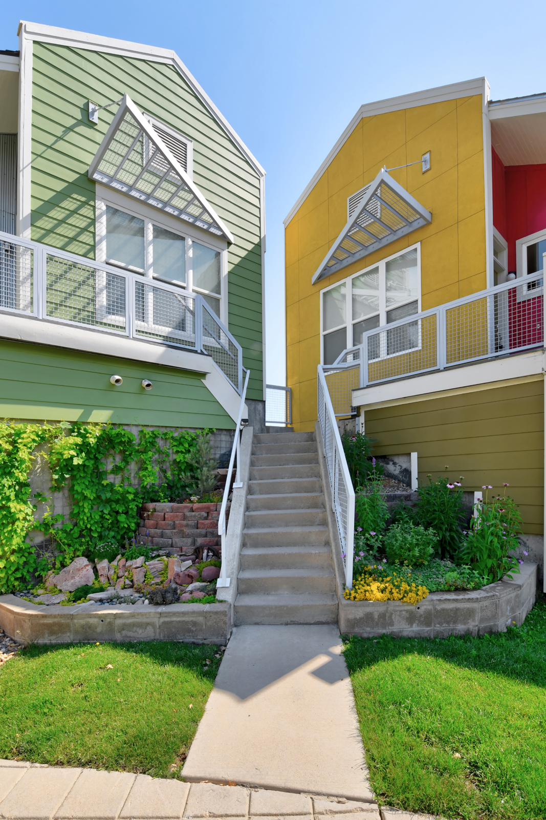 4712 18th St - 3 - exterior stairway
