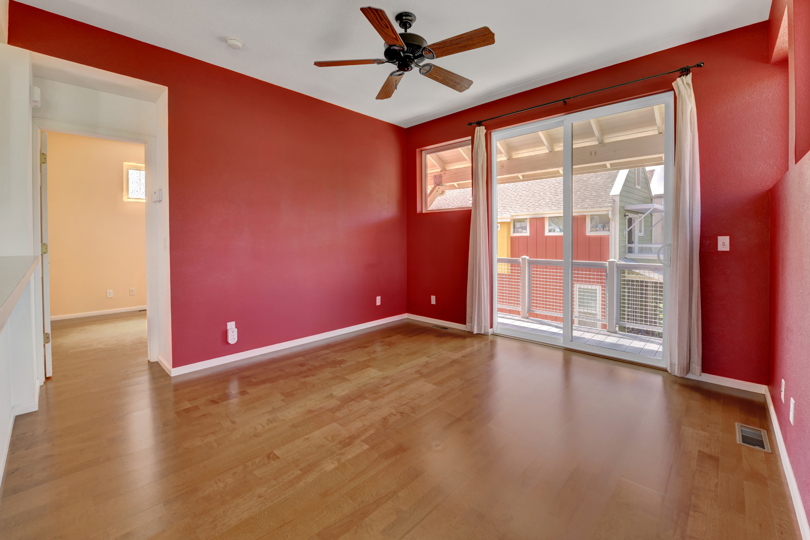 4712 18th St - 6 - living room