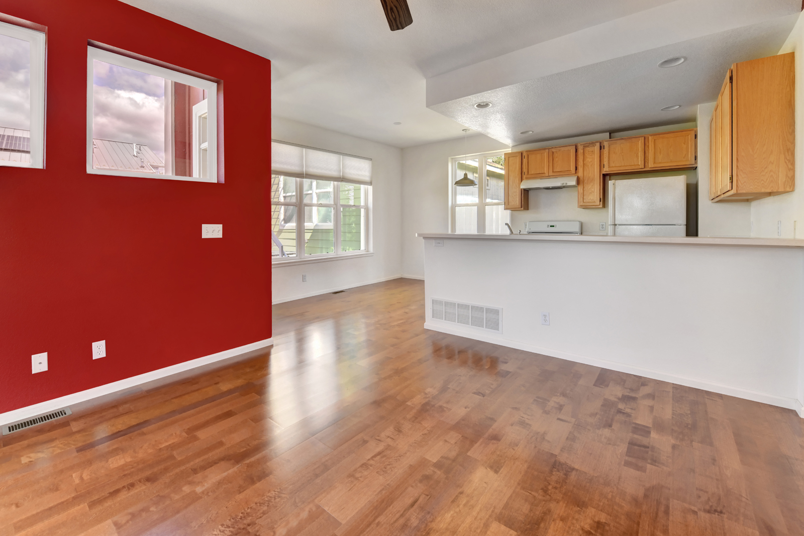 4712 18th St - 7 - living room