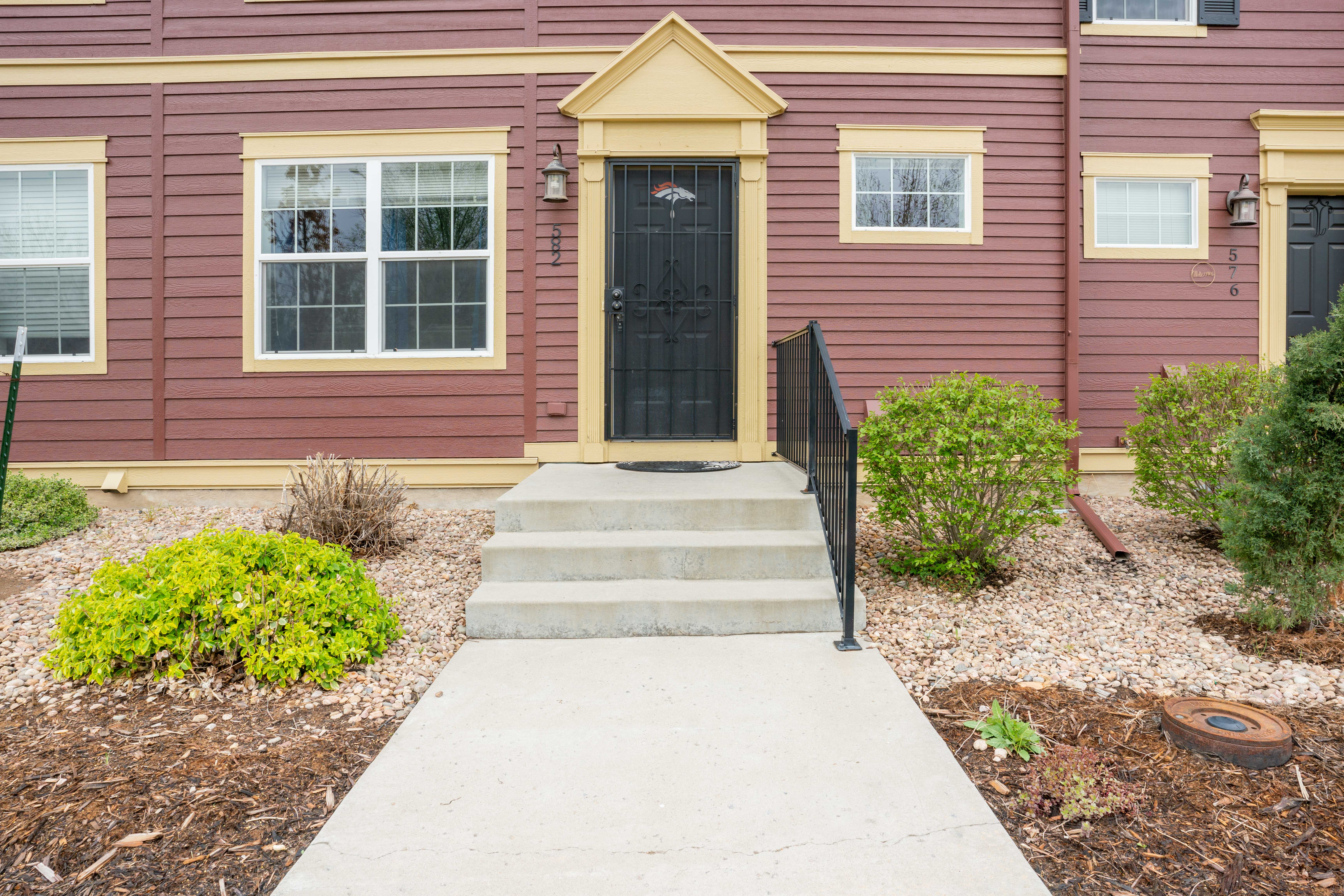 582 Avalon Ave, Lafayette - exterior front door
