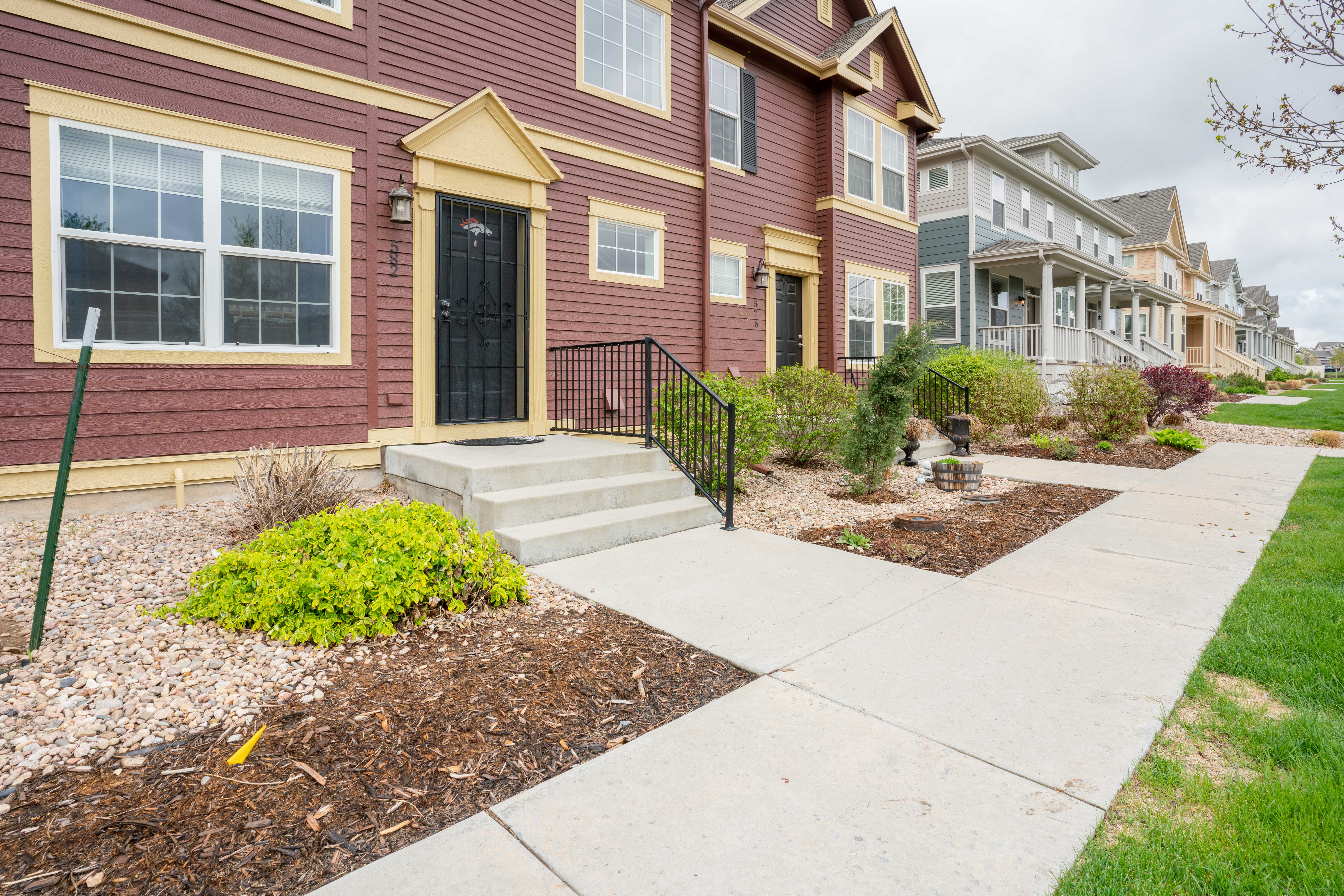 582 Avalon Ave, Lafayette - exterior front door side angle