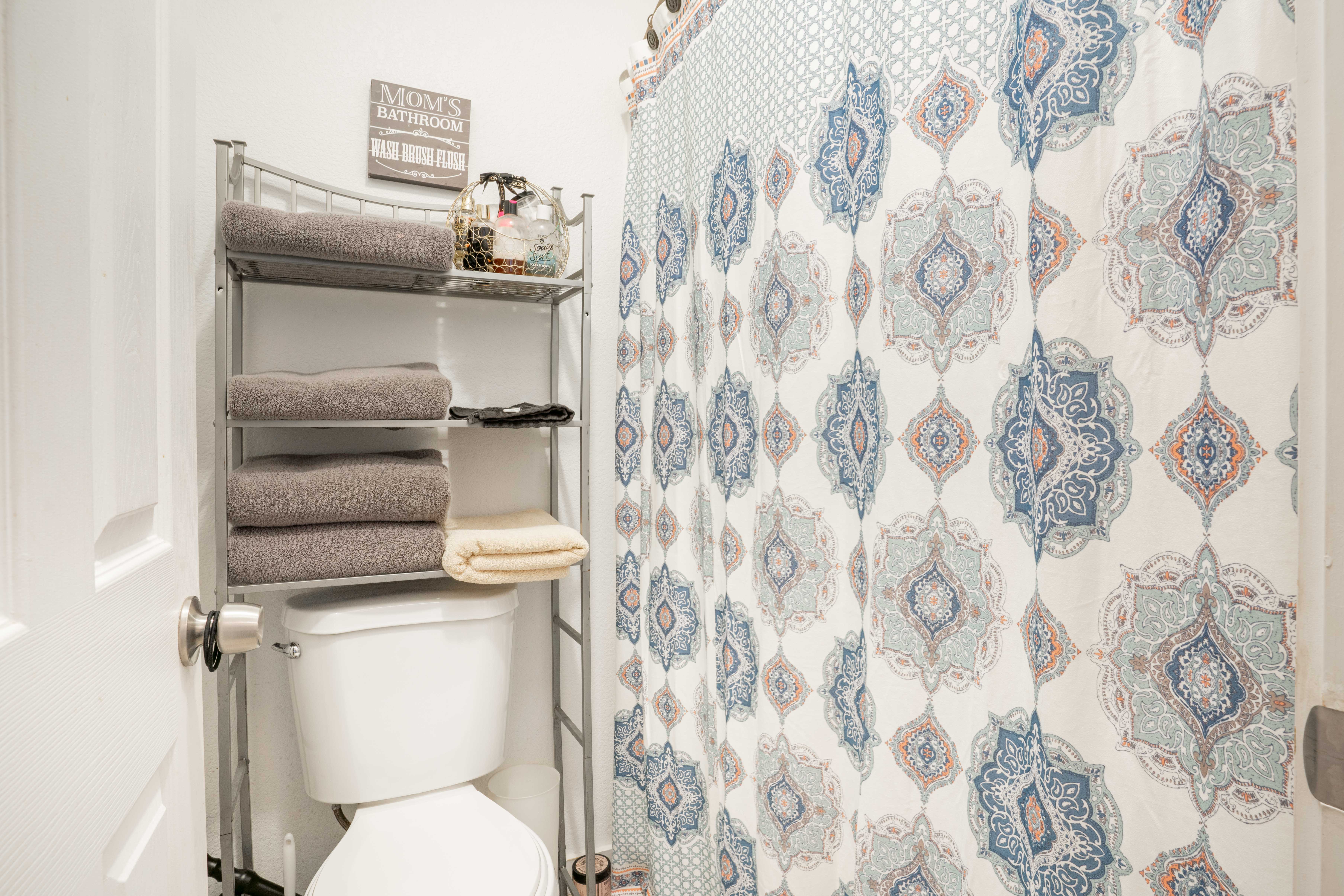 582 Avalon Ave, Lafayette - bathroom