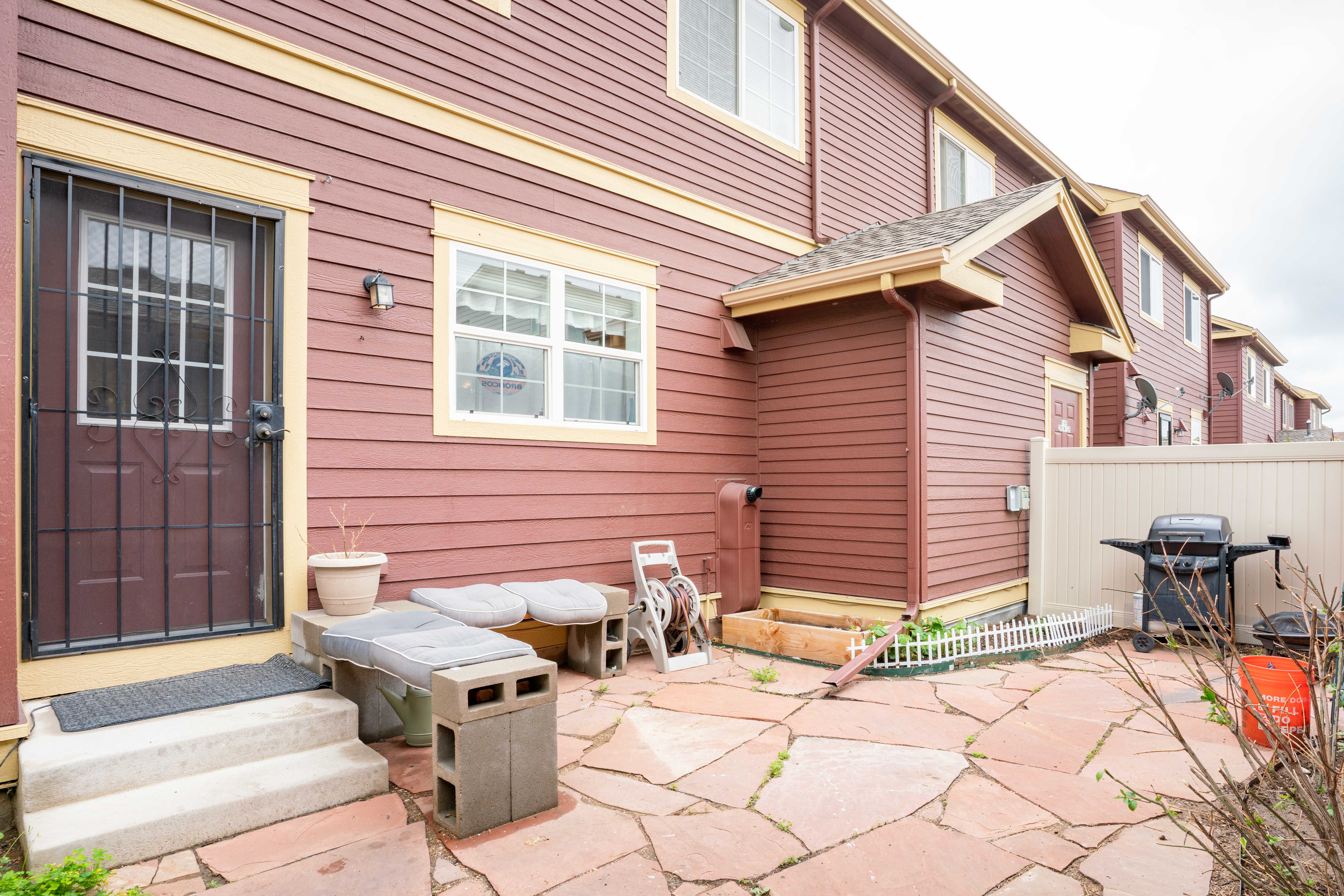 582 Avalon Ave, Lafayette - exterior back door