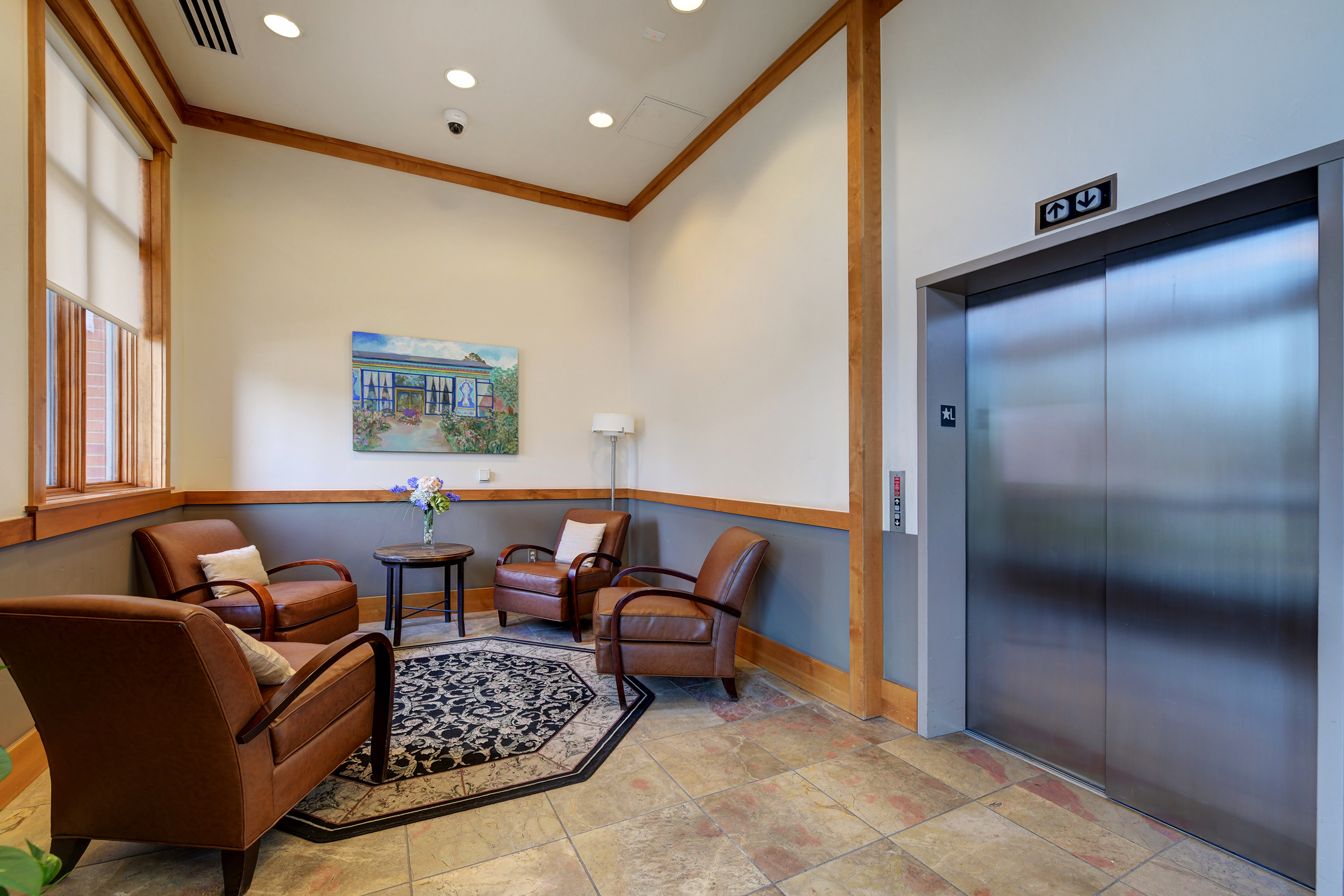1301 Canyon Blvd Unit 205-20-shared lobby seating area