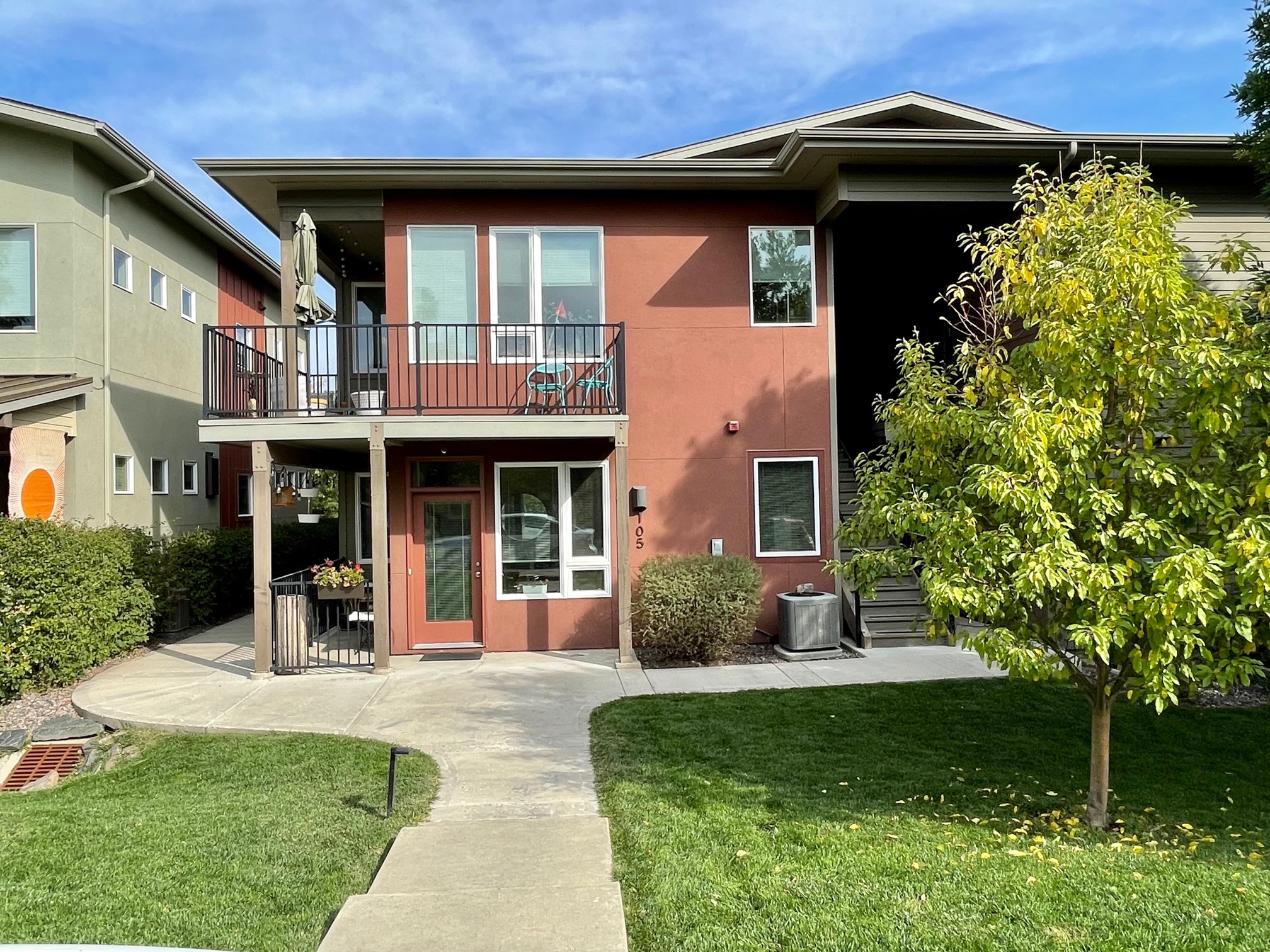 1707 Yarmouth Ave Unit 205 outside 1.jpg