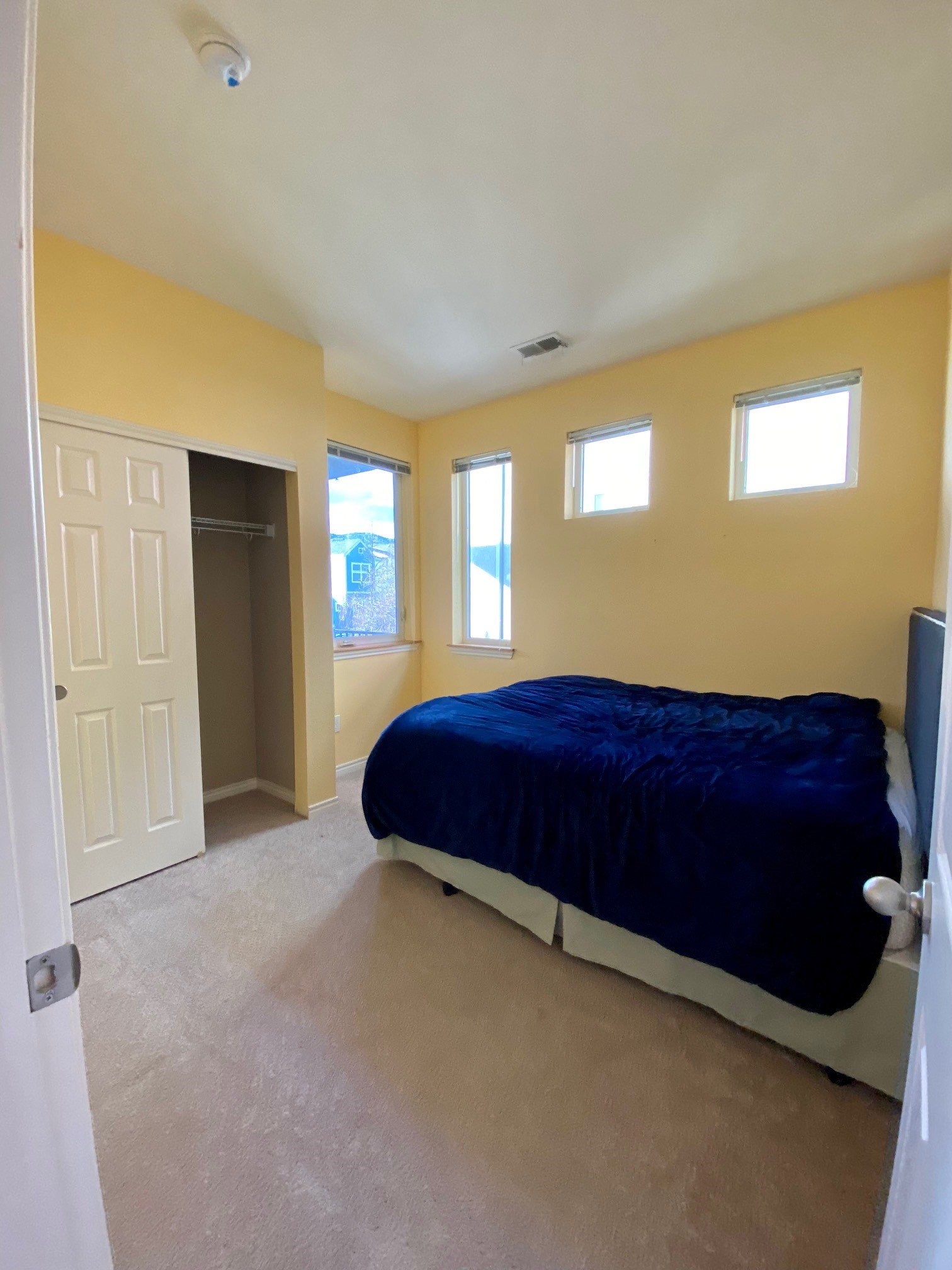 1707 Yarmouth Ave Unit 205bedroom