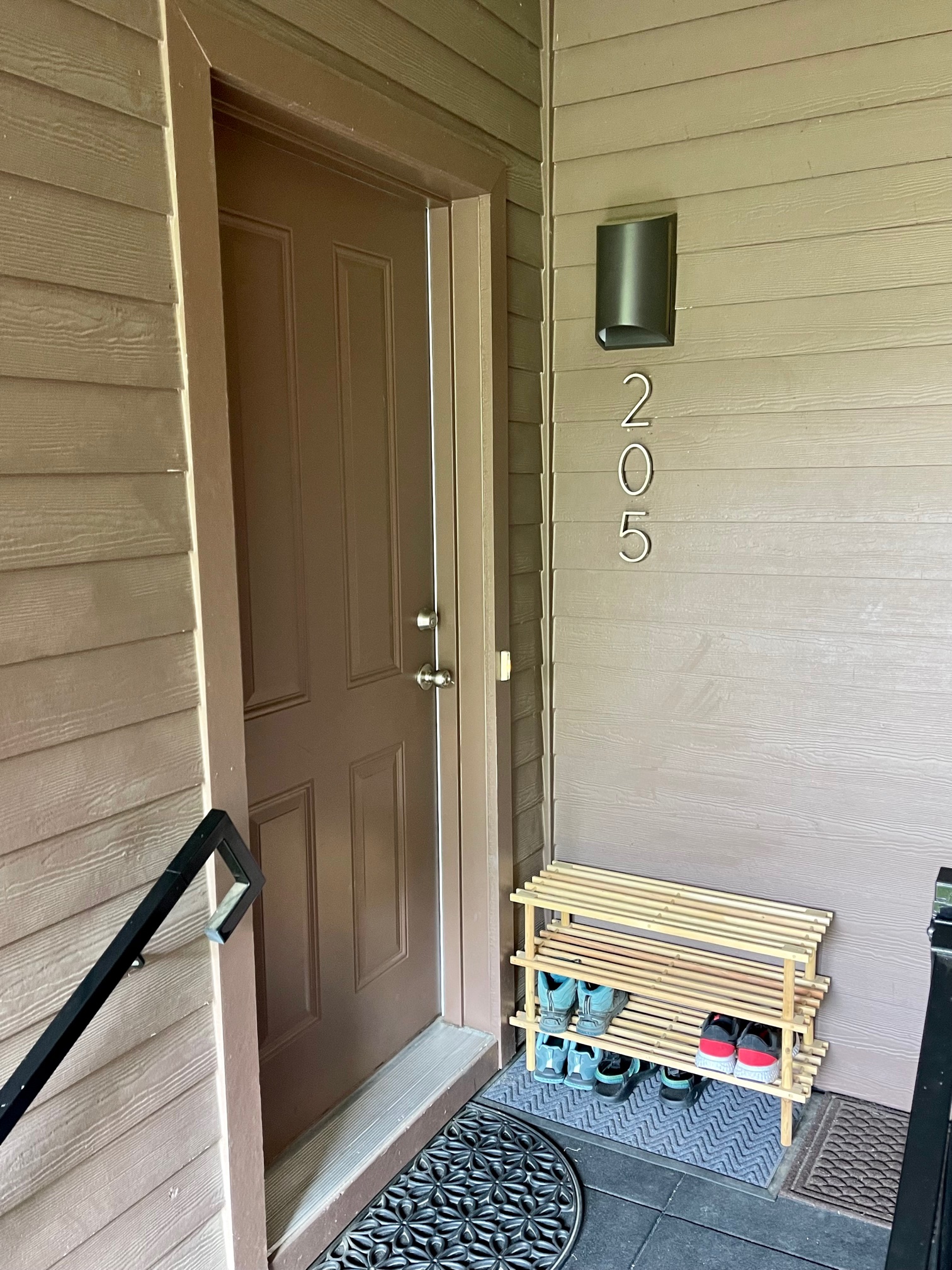 1707 Yarmouth Ave Unit 205Front door