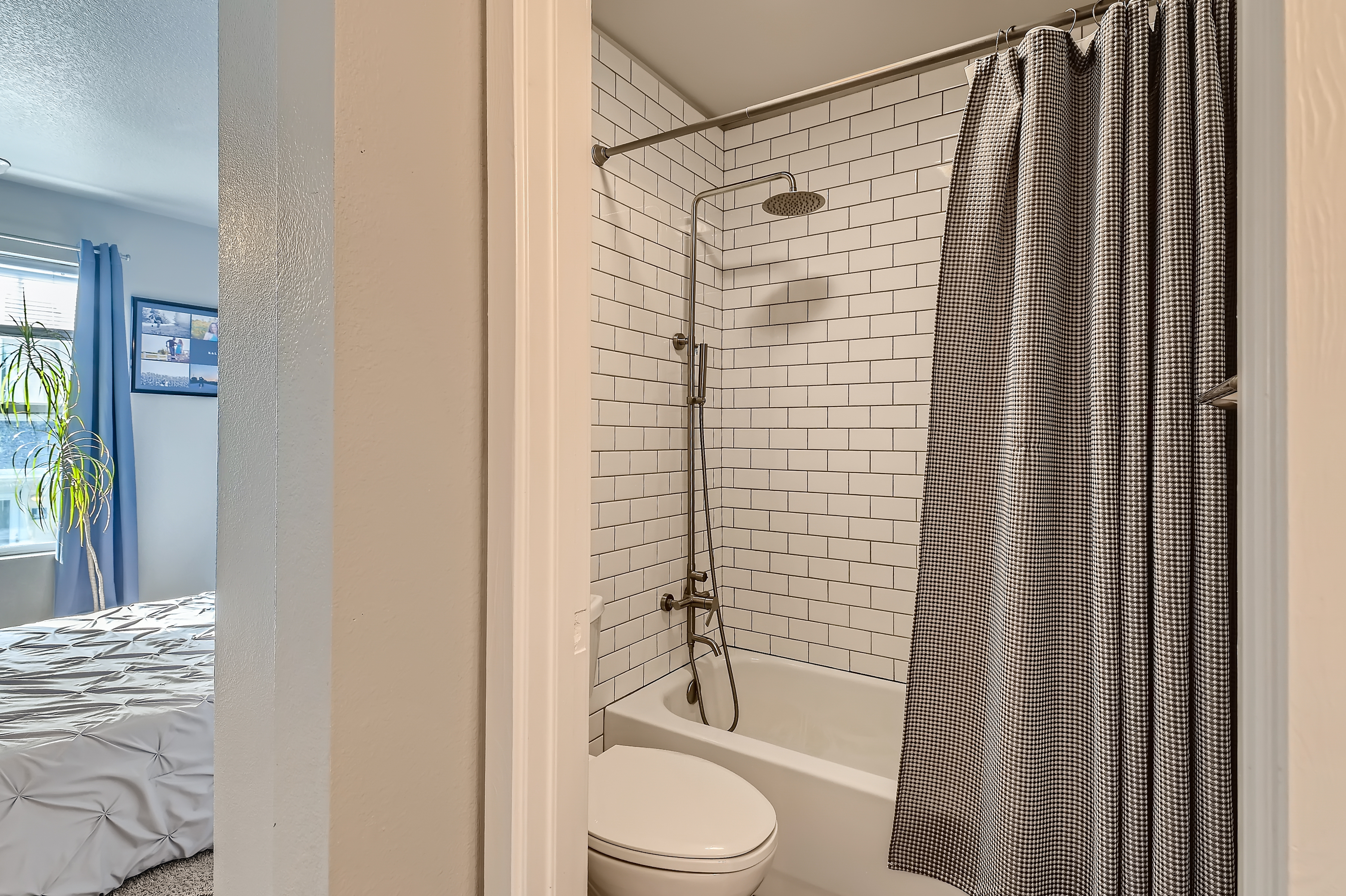 3970 Colorado Ave Unit L - Bathroom1 Shower