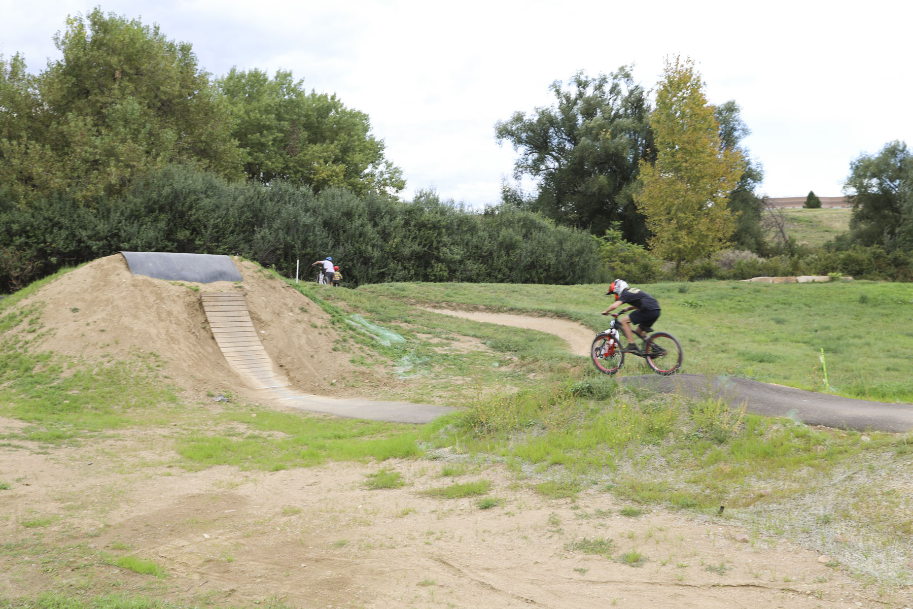 Valmont Bike Park - trick jump