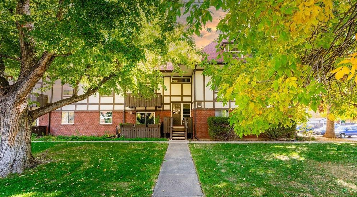 3250 Oneal Cir J35 - street view