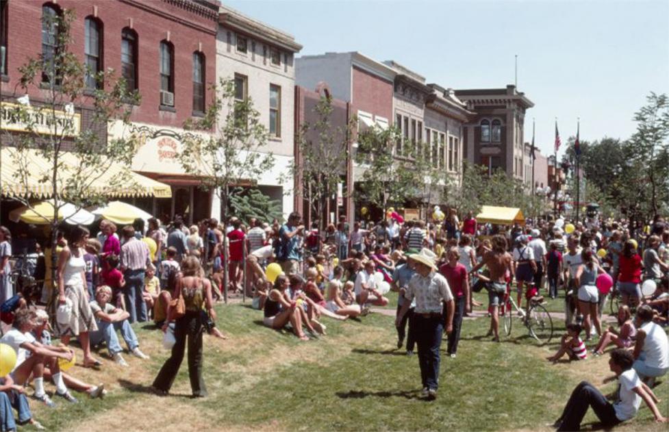 Pearl Street Mall's opening in 1977