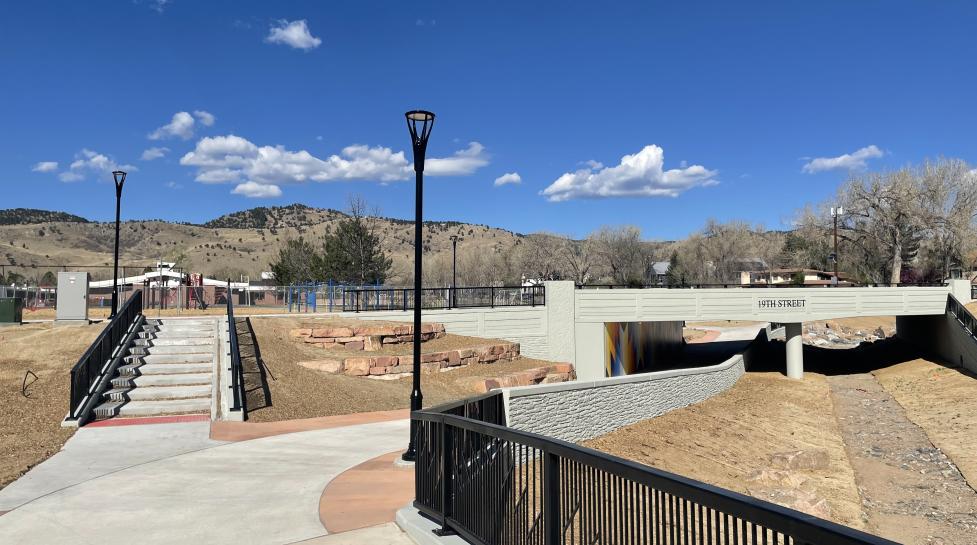 Path leading to 19th Street underpass and stairway
