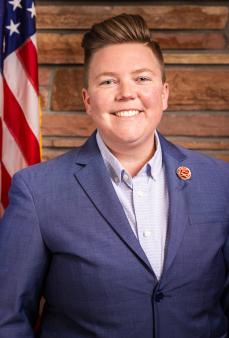 Headshot of Pam Davis 