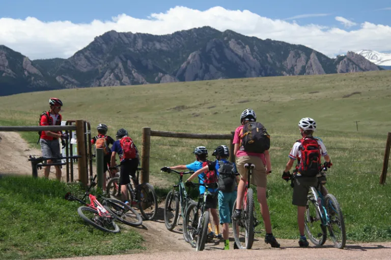 Bikers on Cowdrey Draw Trail