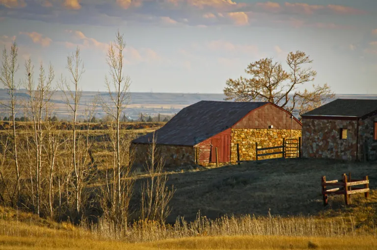Barn along Degge Trail