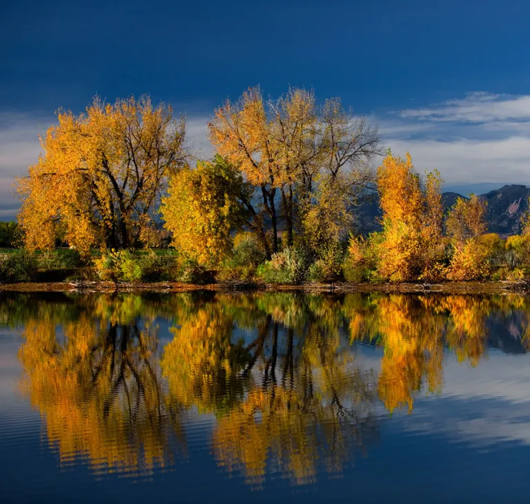 Teller Lake in autumn