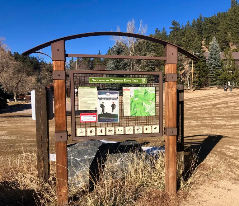 Chapman Drive Trailhead sign