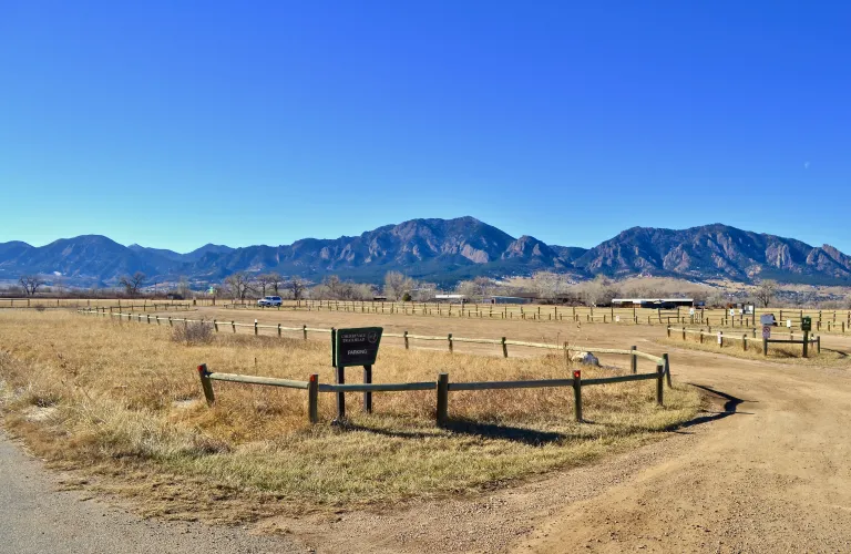 Cherryvale Trailhead lot and view