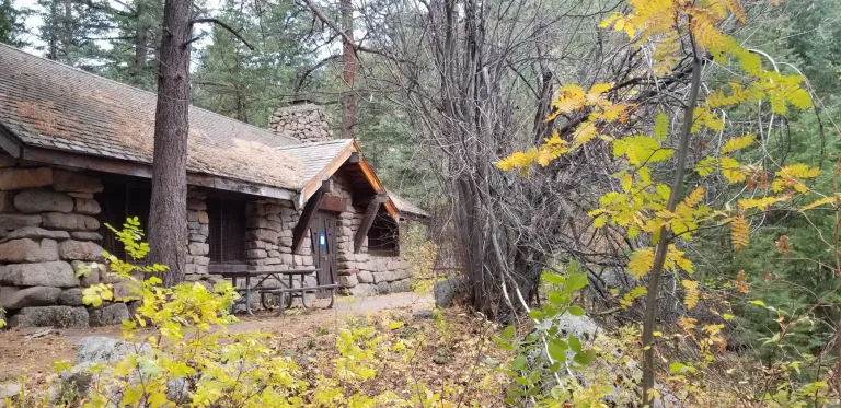Green Mountain Lodge along Ranger Trail