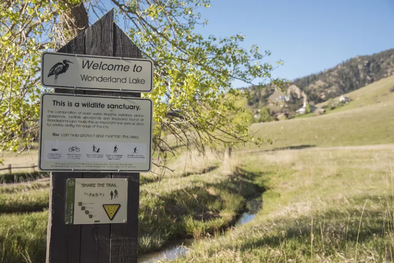 Sign at Wonderland Lake Trailhead