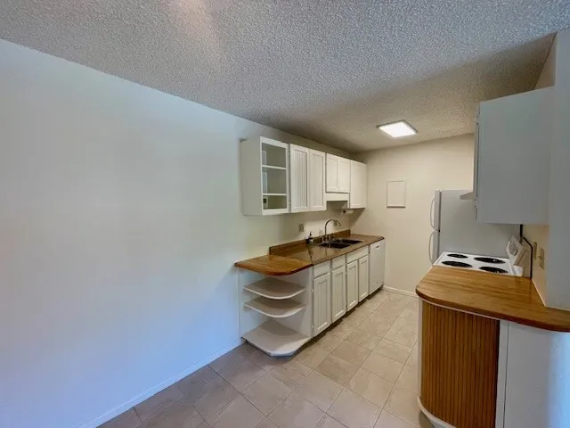 eat in kitchen