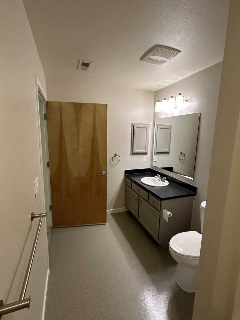 10-4670 Holiday Dr 103-Bathroom view 2.jpg