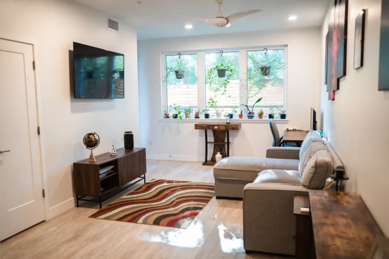 3261 Airport Rd Unit D-105 Livingroom with window