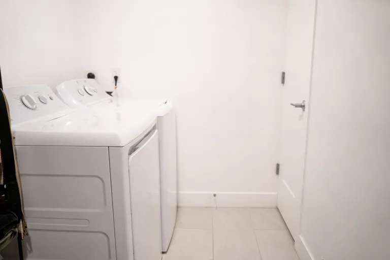 3261 Airport Rd Unit D-105  Washer and dryer