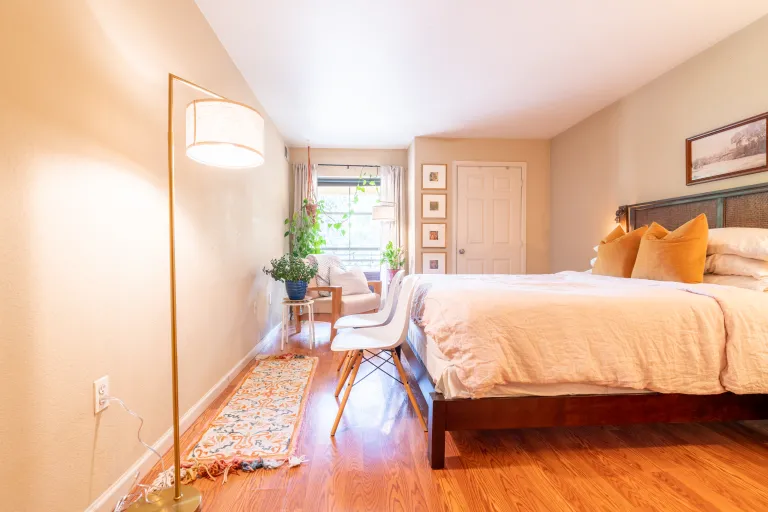 Bedroom bed