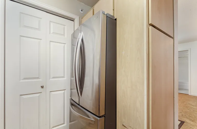 2510 Taft Drive #313 Kitchen Fridge and pantry