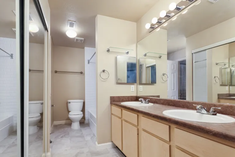 2510 Taft Drive #313 Large view of bathroom