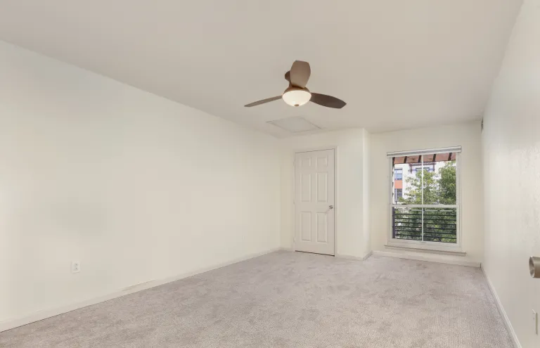 2510 Taft Drive #313 Livinroom