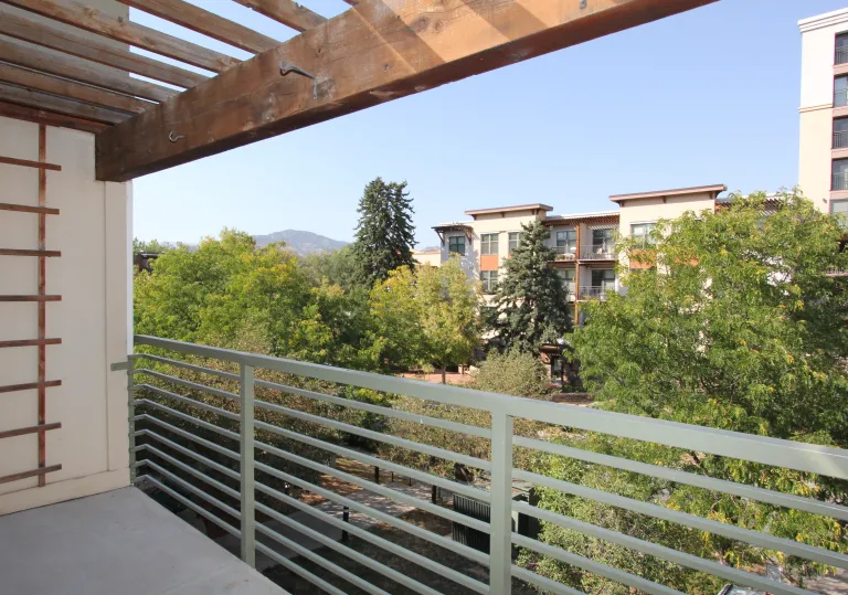 2510 Taft Drive #313 Patio Balcony