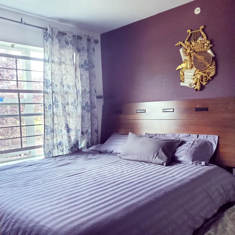 4549 Sunnyside Bedroom