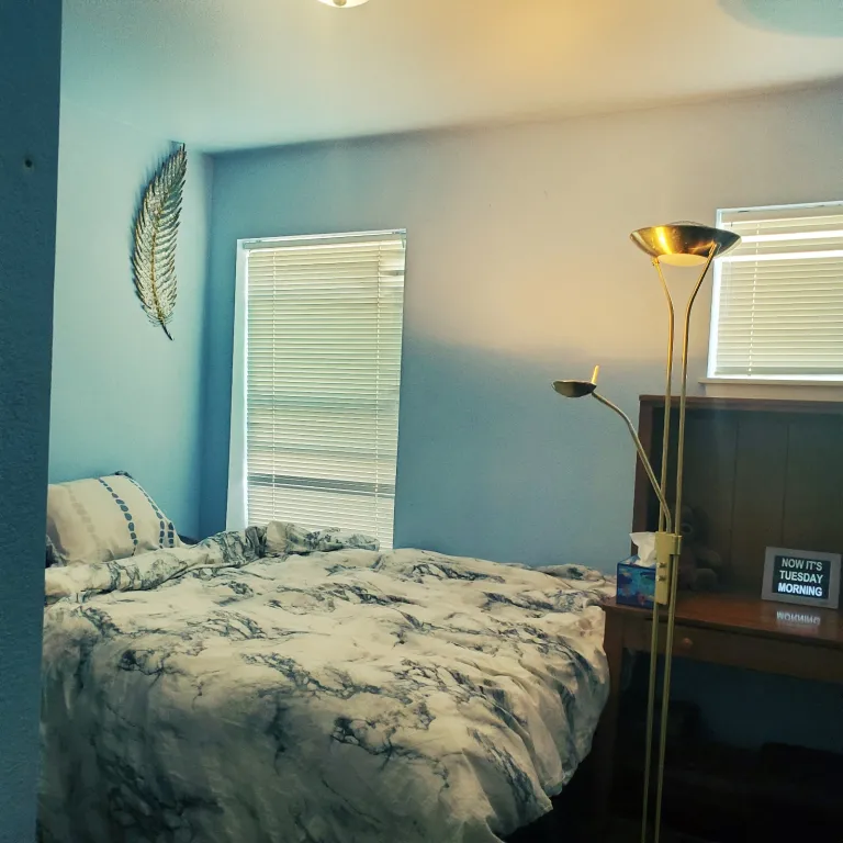 4549 Sunnyside Bedroom