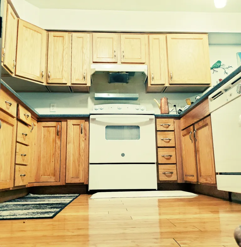 4549 Sunnyside Kitchen