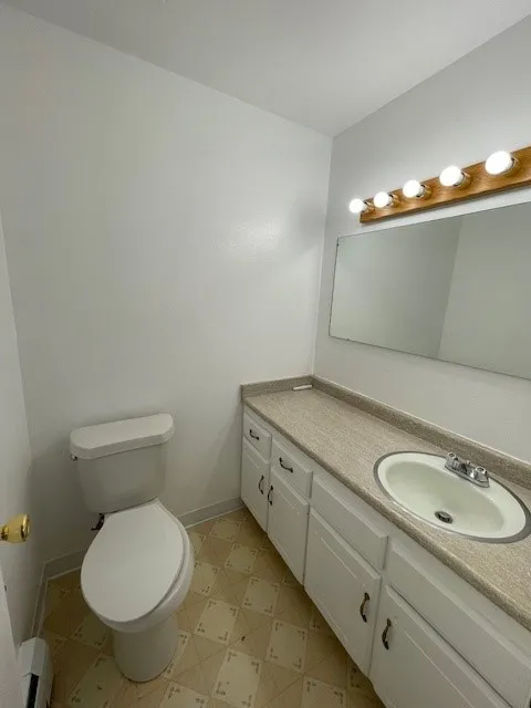 3150 Iris Ave #F211 - en suite half bathroom