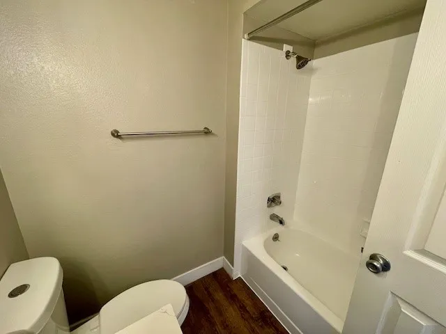 5540 Stonewall Pl 16 - Interior main hall bathroom view 2