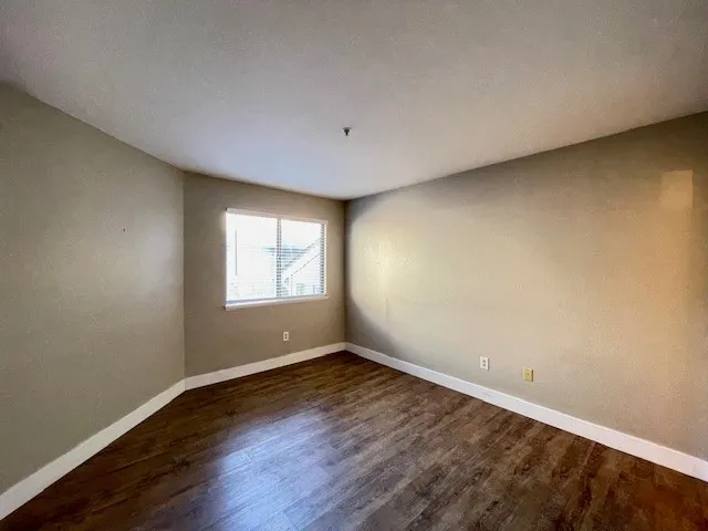5540 Stonewall Pl 16 - Interior primary bedroom