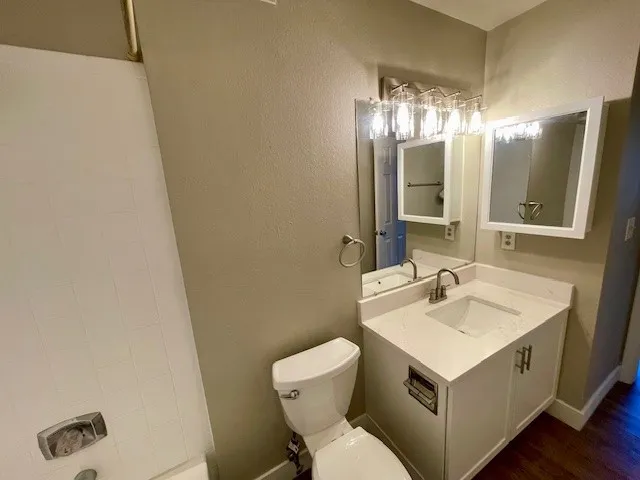 5540 Stonewall Pl 16 - Interior primary bathroom view 2