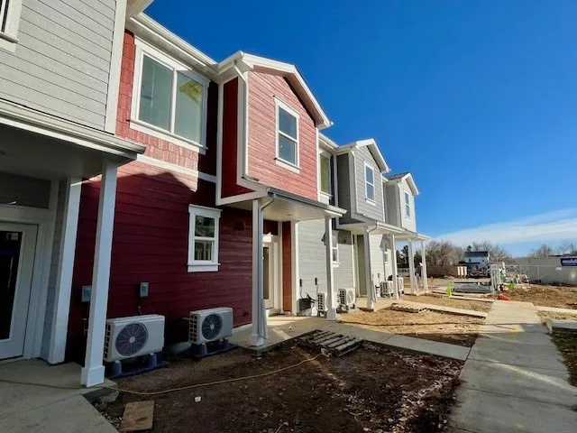 2152-2156 Violet - exterior view 2
