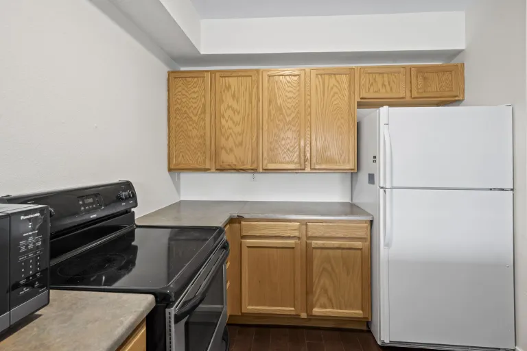3380 Folsom #115 - Stove and fridge