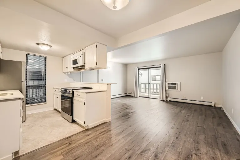 625 Manhattan Place #308 - Living Room